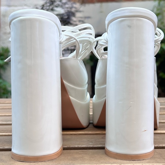 WET KISS Platform Gladiator Heels - Picture 4 of 6